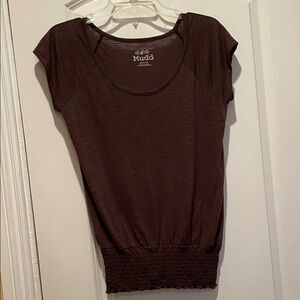 Mudd Chocolate Brown Lightweight Short Sleeve Top with Stretchy Gathered Hem